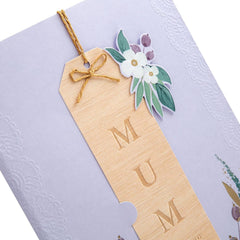 Classic Floral Design Mother’s Day Card – Elegant & Timeless Greeting
