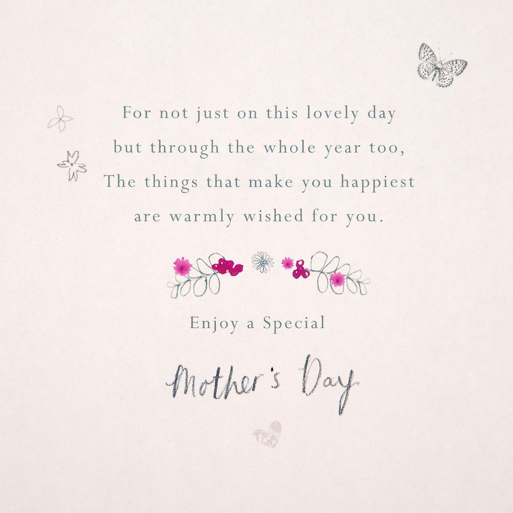 Elegant Classic Floral Mother’s Day Card for Granny – Thoughtful & Beautiful Greeting