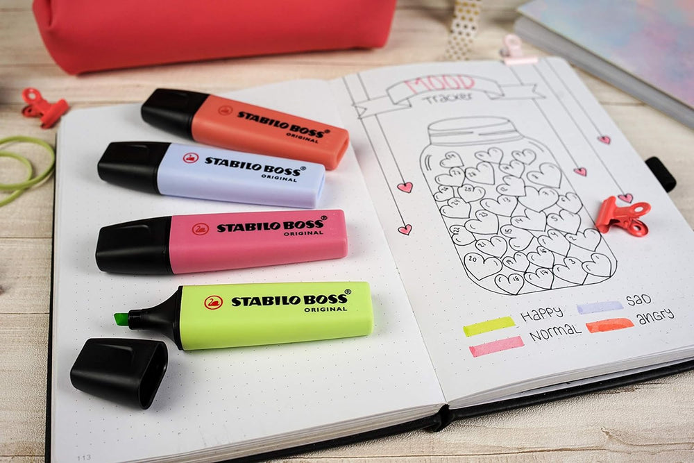 Stabilo Boss Original Pastel Pink Blush highlighter with pastel pink ink and chisel tip, ideal for highlighting text.